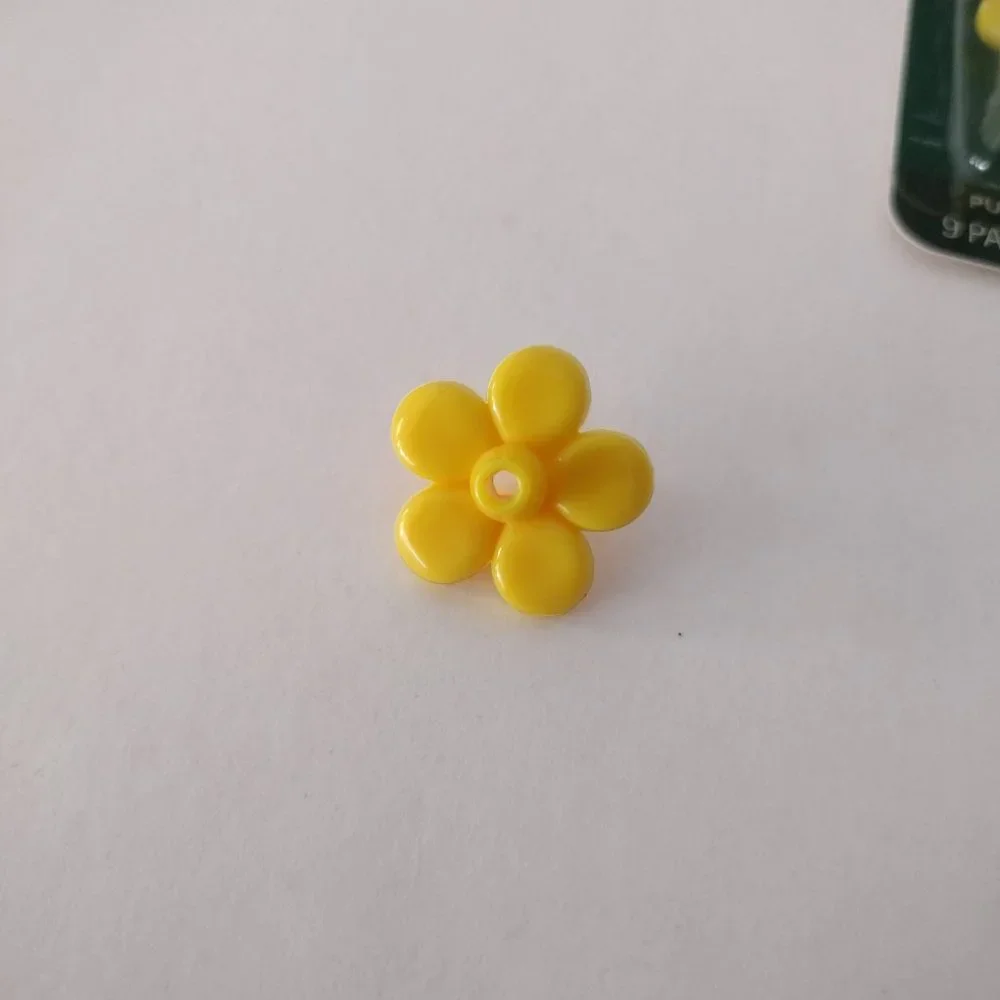 Perky Pet 2 Packs of 9 Count Yellow Replacement Flowers for Feeders